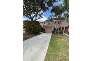 1605 W Harmony Lake Cir 1605, Davie, FL 33324 Sold 05/29/25