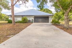 2258 NE 54th Trl, Okeechobee, FL 34972 - MLS#F10500648