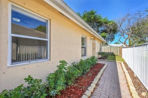 5361 NW 90th Ave, Sunrise, FL 33351 - MLS#F10500658