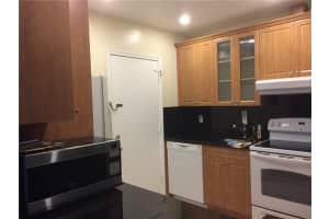 2220 Ne 68th St 1031, Fort Lauderdale