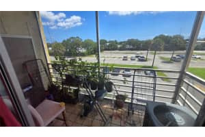 3600 Nw 21st St 313, Lauderdale Lakes