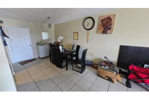 3600 NW 21st St 313, Lauderdale Lakes, FL 33311 - MLS#F10500988
