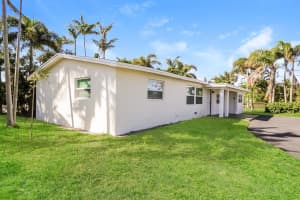 715 SW 2nd St, Boynton Beach, FL 33435 - MLS#F10501004