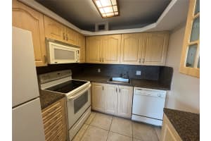 13450 SW 3rd St 312D, Pembroke Pines, FL 33027 Sold 08/15/25