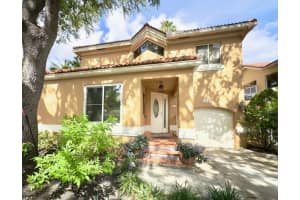 11229 Lakeview Dr, Coral Springs, FL 33071 Sold 08/14/25
