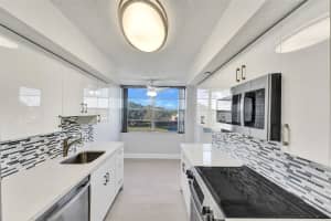 1000 Saint Charles Place, Pembroke Pines, FL 33026 - MLS#F10501211