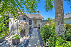 2097 Montpeliar, Weston, FL 33326 - MLS#F10501232