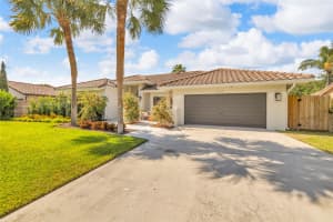 9585 Carousel Cir, Boca Raton, FL 33434 - MLS#F10501313