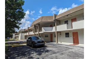 1503 Nw 207th St, Miami