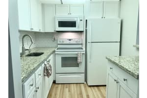 16 Newport Crescent, Deerfield Beach, FL 33442 - MLS#F10501359