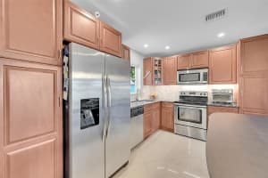 249 SW 9th Ct, Pompano Beach, FL 33060 Sold 06/30/25