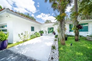 15101 Falkirk Pl, Miami Lakes, FL 33016 Sold 08/21/25