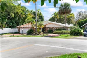 8600 Gatehouse Rd, Plantation