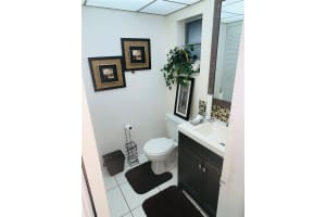 9540 Sunrise Lakes Blvd 102, Sunrise, FL 33322 Sold 08/15/25