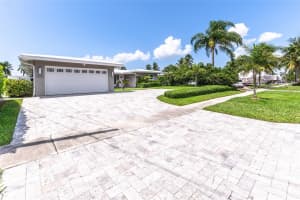 911 SE 5th Ave, Pompano Beach, FL 33060 Sold 07/28/25