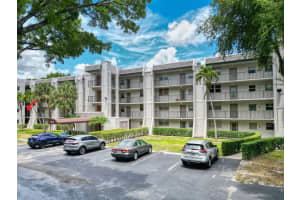 9430 Poinciana Pl 202, Davie