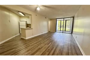 211 Lake Pointe Dr 110, Oakland Park