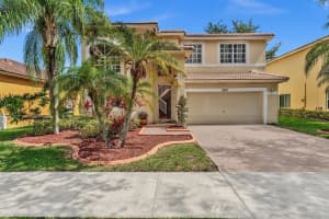 16727 Sapphire Isle, Weston