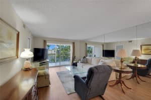 7220 S Devon Dr 302, Fort Lauderdale, FL 33321 - MLS#F10501953