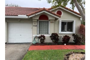 7568 Pinewalk Dr, Margate