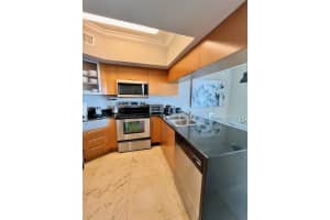 1750 N Bayshore Dr, Miami, FL 33132 - MLS#F10502157