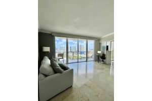 1750 N Bayshore Dr, Miami, FL 33132 - MLS#F10502157