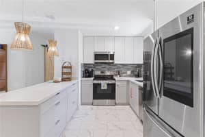 14 NE 29th St, Wilton Manors, FL 33334 - MLS#F10502217