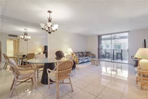 315 SE 11th Ter 204, Dania Beach, FL 33004 Sold 08/01/25