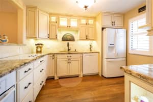 398 Lakeview Dr 202, Weston, FL 33326 Sold 08/22/25