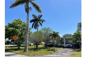 5600 Lagoon Dr, Fort Lauderdale, FL 33312 - MLS#F10502369
