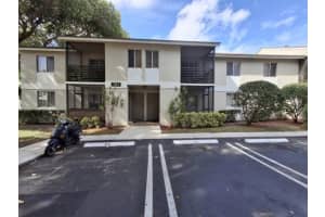 701 Gardens Dr 102, Pompano Beach, FL 33069 - MLS#F10502395