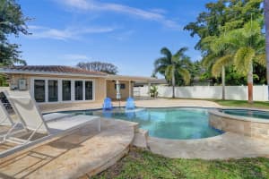 800 NE 48th St, Oakland Park, FL 33334 Sold 06/16/25