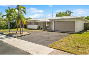 461 SE 3rd Ave, Pompano Beach, FL 33060 Sold 09/05/25