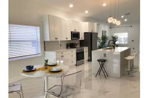 6264 Lansdowne Cir, Boynton Beach, FL 33472 Sold 06/30/25