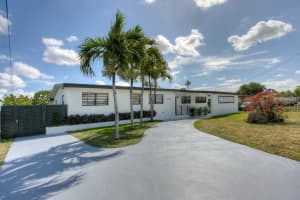 17720 Myrtle Lake Dr, Miami Gardens, FL 33056 Sold 06/20/25