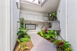 9421 Fontainebleau Blvd 109, Miami, FL 33172 Sold 08/18/25