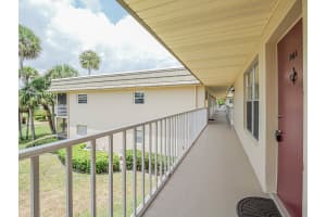 21 Vista Gardens Trl 202, Vero Beach, FL 32962 Sold 08/22/25
