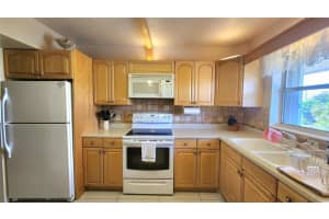 700 SE 6th Ave 302, Deerfield Beach, FL 33441 Sold 09/02/25