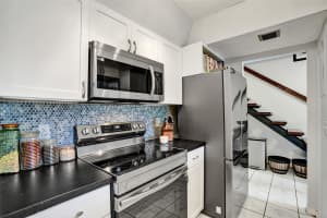 669 Cypress Ln 29B, Wilton Manors, FL 33305 Sold 07/25/25