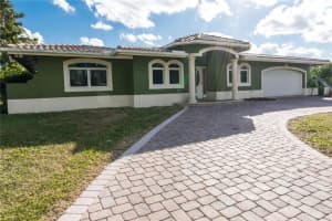 2732 NE 10th St, Pompano Beach, FL 33062 - MLS#F10502950