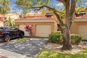 640 N UNIVERSITY DR 640, Plantation, FL 33324 - MLS#F10502961