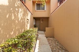 640 N UNIVERSITY DR 640, Plantation, FL 33324 - MLS#F10502961