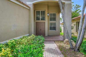 4819 NW 53rd Cir, Coconut Creek, FL 33073 - MLS#F10502978