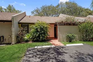 9637 Nw 15th Ct, Pembroke Pines