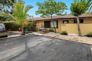 581 NW 46th St 581, Deerfield Beach, FL 33064 - MLS#F10503087