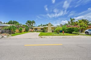132 NE 29th St, Wilton Manors, FL 33334 - MLS#F10503133
