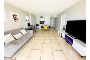 1470 NE 123rd St A408, Miami, FL 33161 - MLS#F10503178
