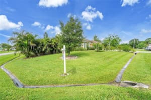 100 SW Lion Ln, Port Saint Lucie, FL 34953 Sold 07/25/25