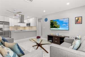 409 NE 27th Dr, Wilton Manors, FL 33334 - MLS#F10503293