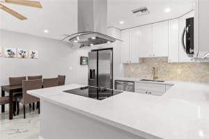 409 NE 27th Dr, Wilton Manors, FL 33334 - MLS#F10503293